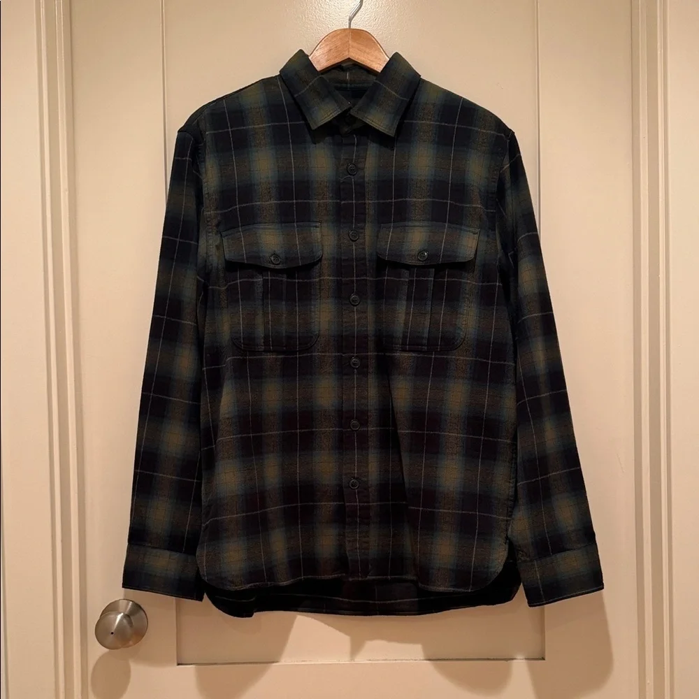 Banana Republic Plaid Flannel Shirt M Relaxed Fit Blue Green Cotton